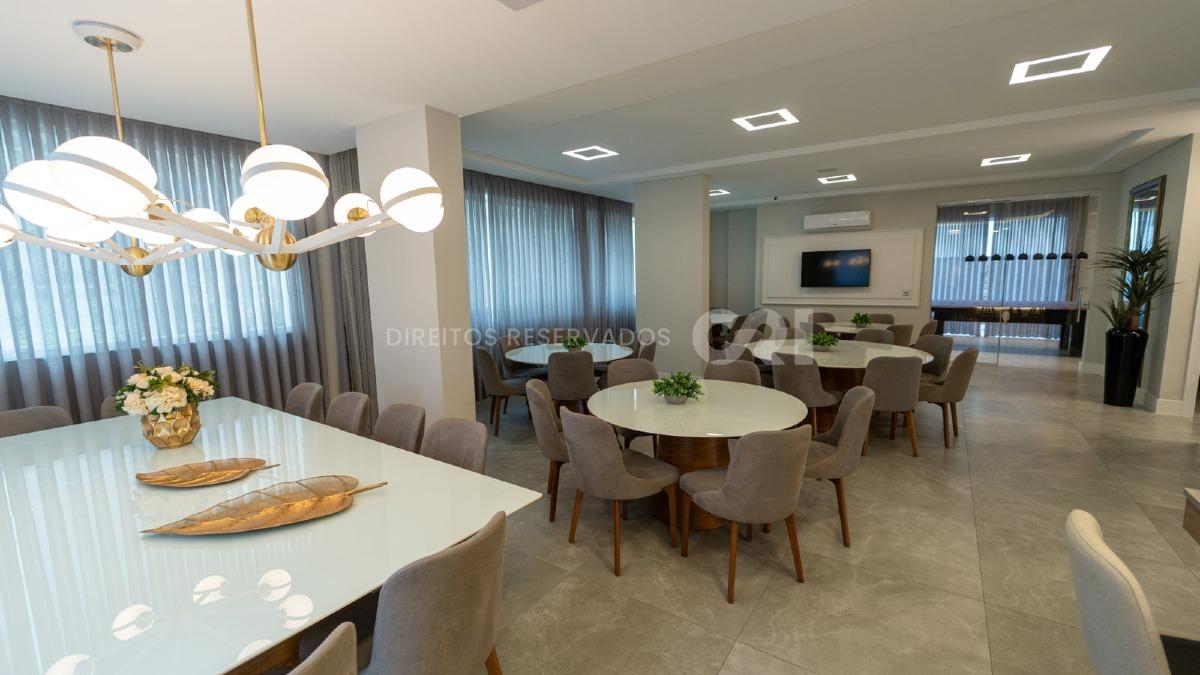 Apartamento com 4 Suítes no Porto Vila Residence em Meia Praia, Itapema