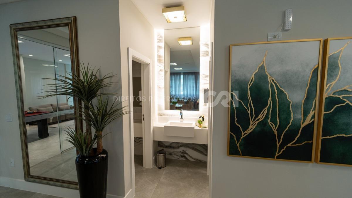 Apartamento com 4 Suítes no Porto Vila Residence em Meia Praia, Itapema