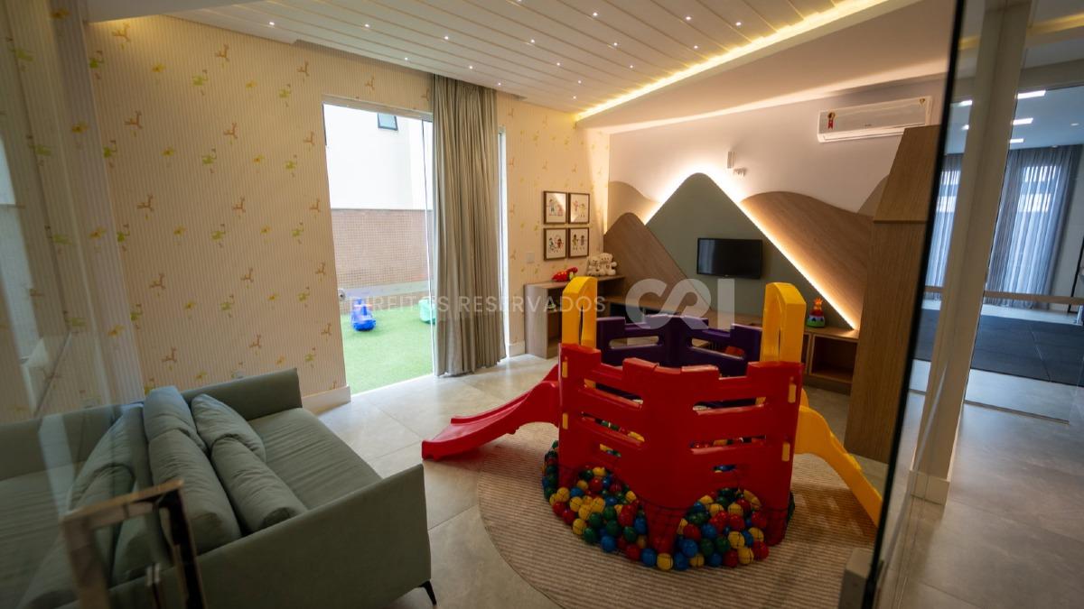 Apartamento com 4 Suítes no Porto Vila Residence em Meia Praia, Itapema