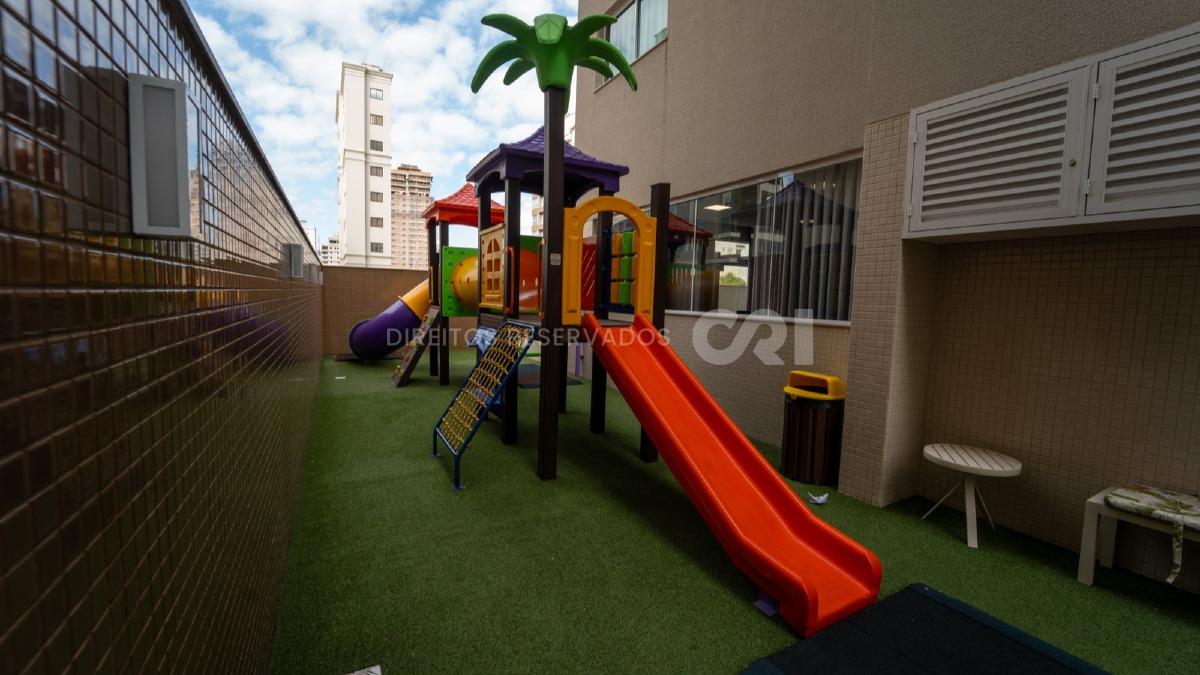 Apartamento com 4 Suítes no Porto Vila Residence em Meia Praia, Itapema