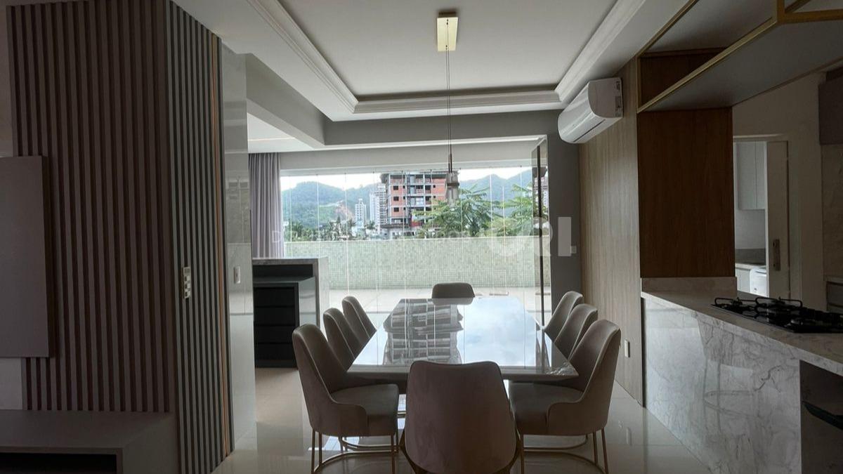 Apartamento com 3 Suítes no Le Tre Torri no Centro de Itapema