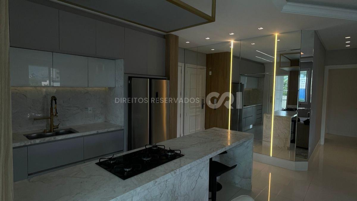 Apartamento com 3 Suítes no Le Tre Torri no Centro de Itapema