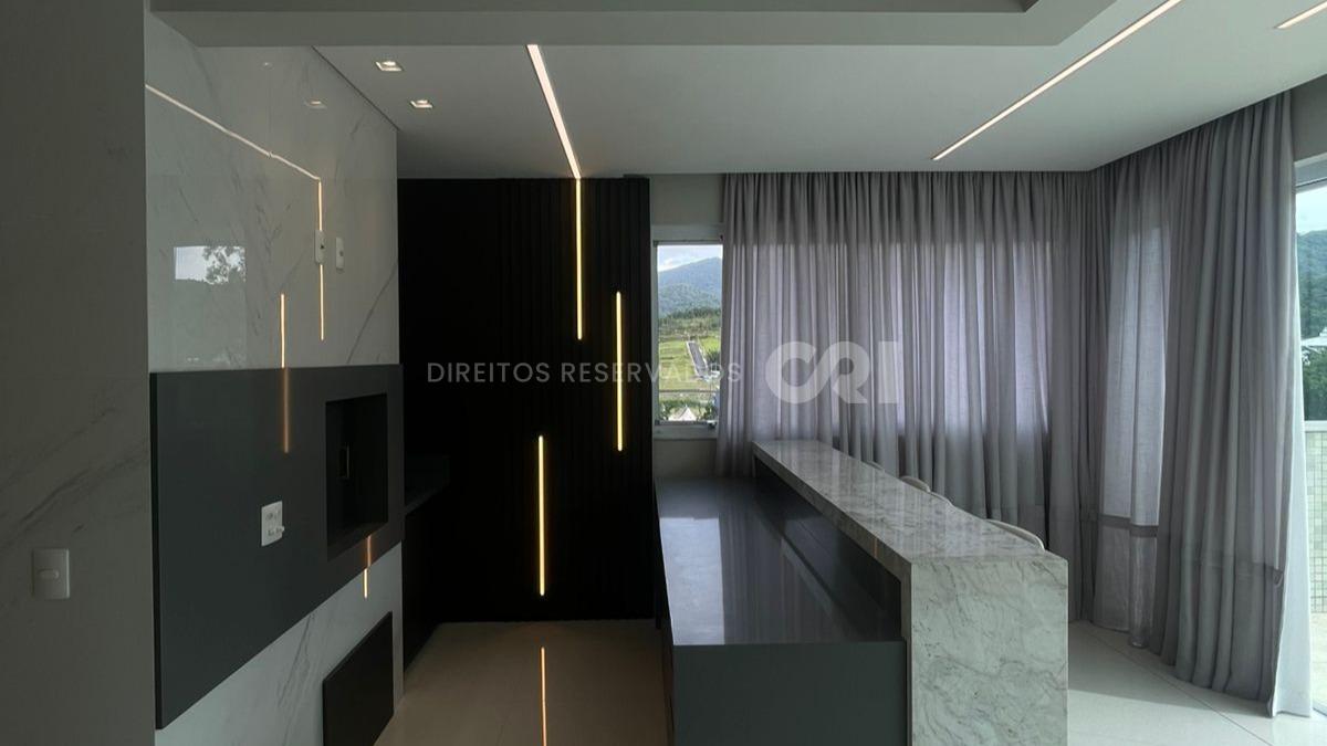 Apartamento com 3 Suítes no Le Tre Torri no Centro de Itapema