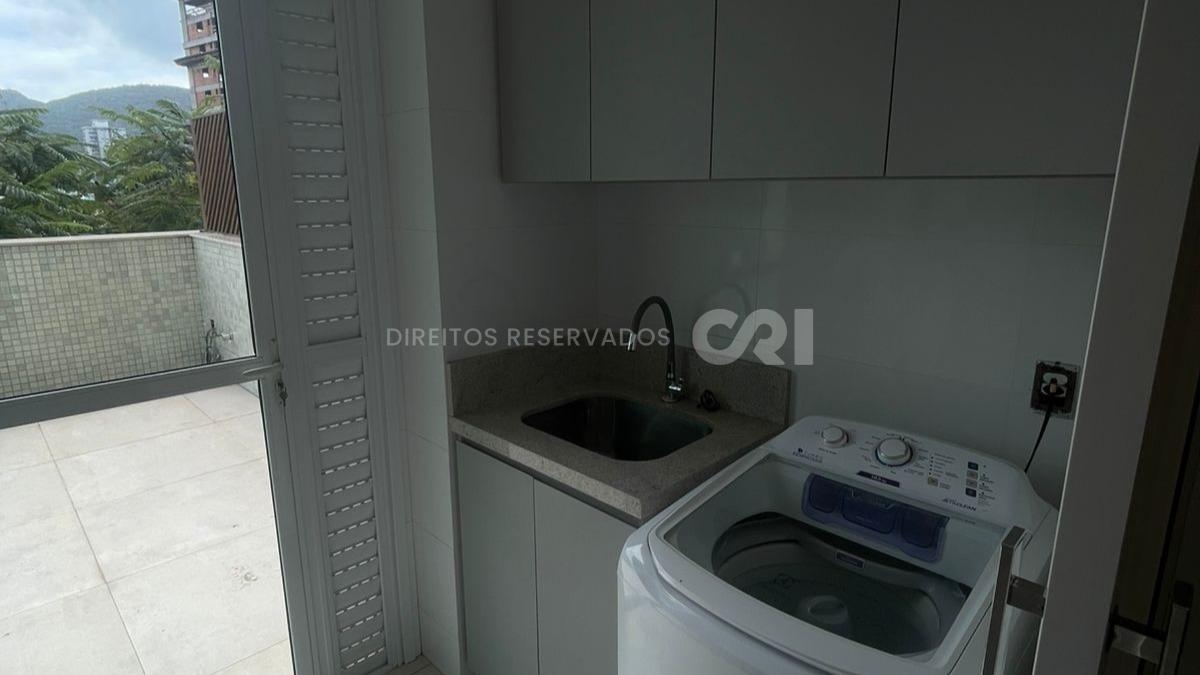 Apartamento com 3 Suítes no Le Tre Torri no Centro de Itapema