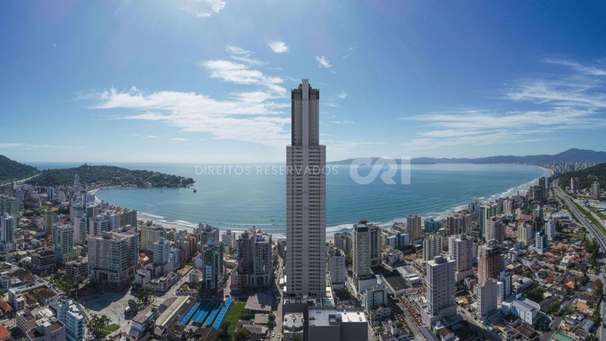 Apartamento à Venda no Edifício La Rocca com 4 Suítes no Centro de Itapema