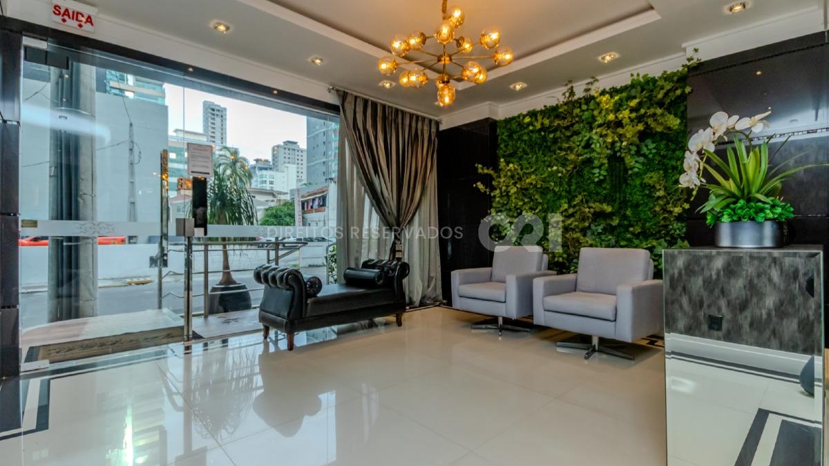 Apartamento com 3 Suítes no Edifício Vicenzo Residence na Meia Praia em Itapema