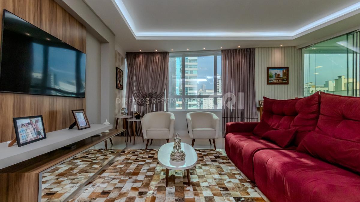 Apartamento com 3 Suítes no Edifício Vicenzo Residence na Meia Praia em Itapema
