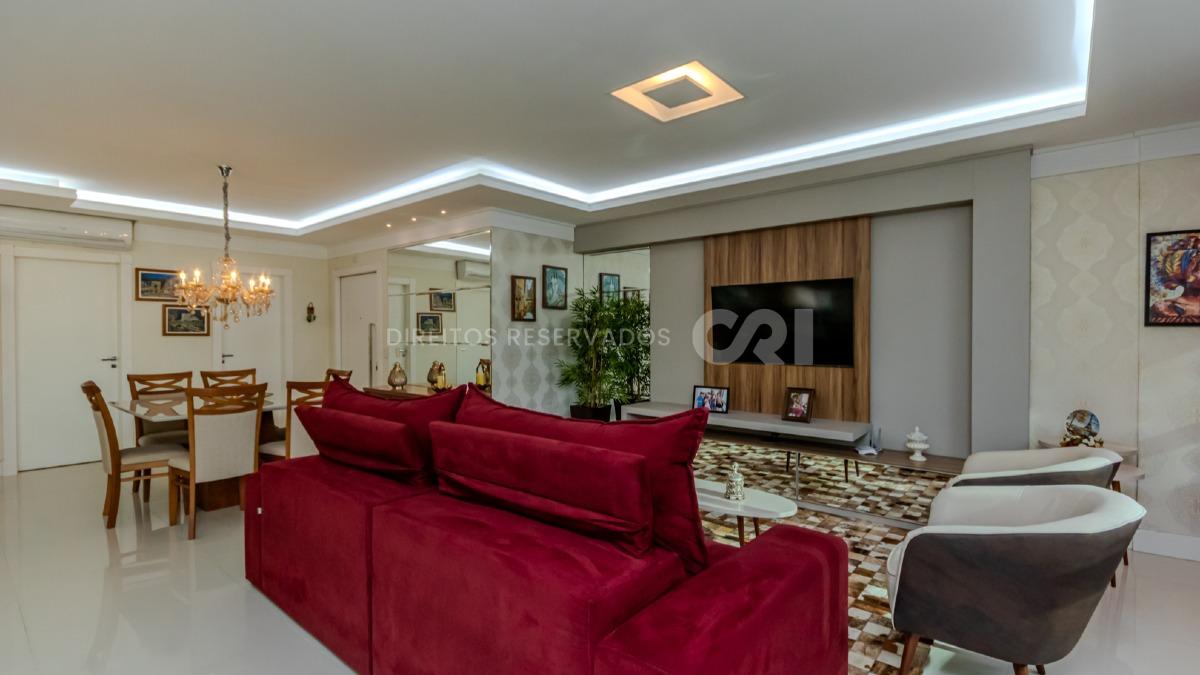 Apartamento com 3 Suítes no Edifício Vicenzo Residence na Meia Praia em Itapema