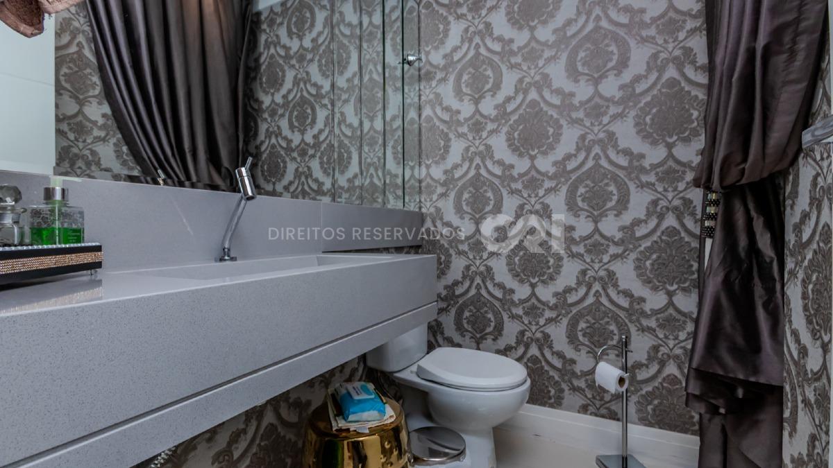 Apartamento com 3 Suítes no Edifício Vicenzo Residence na Meia Praia em Itapema