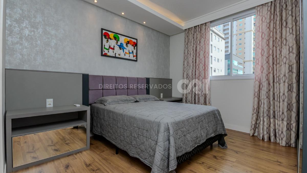 Apartamento com 3 Suítes no Edifício Vicenzo Residence na Meia Praia em Itapema