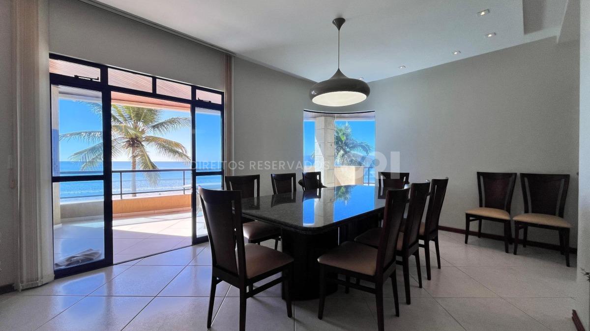 Apartamento com 4 Dormitórios no Center Lorenz I em Meia Praia, Itapema