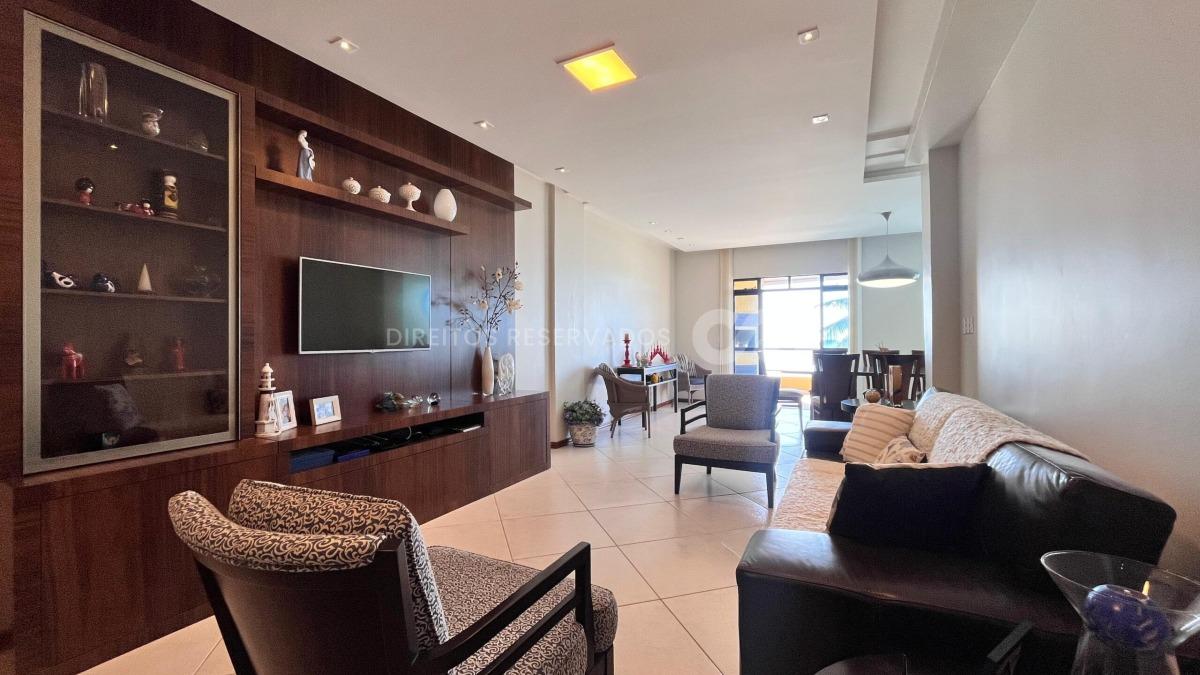 Apartamento com 4 Dormitórios no Center Lorenz I em Meia Praia, Itapema