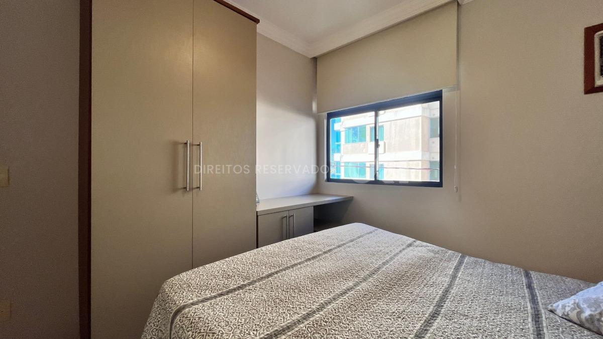 Apartamento com 4 Dormitórios no Center Lorenz I em Meia Praia, Itapema