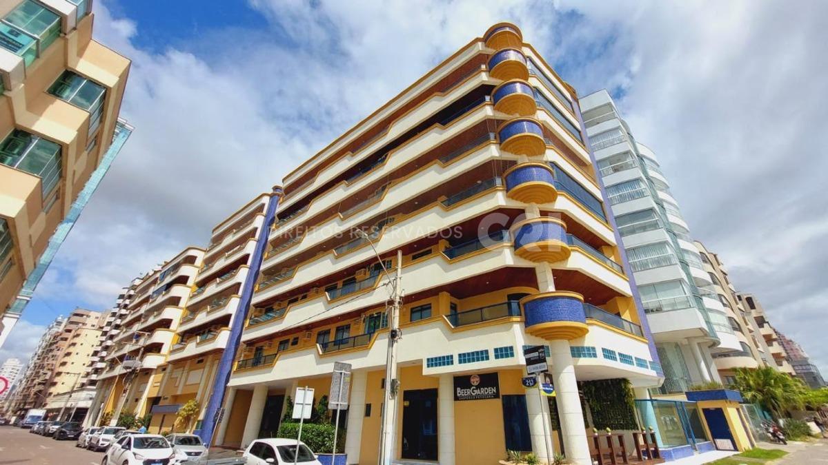 Apartamento com 4 Dormitórios no Center Lorenz I em Meia Praia, Itapema