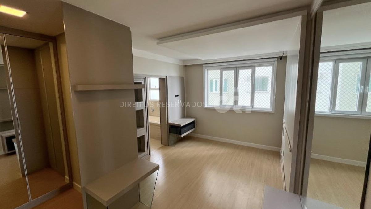 Apartamento com 3 Suítes no Sun City em Estreito, Itapema