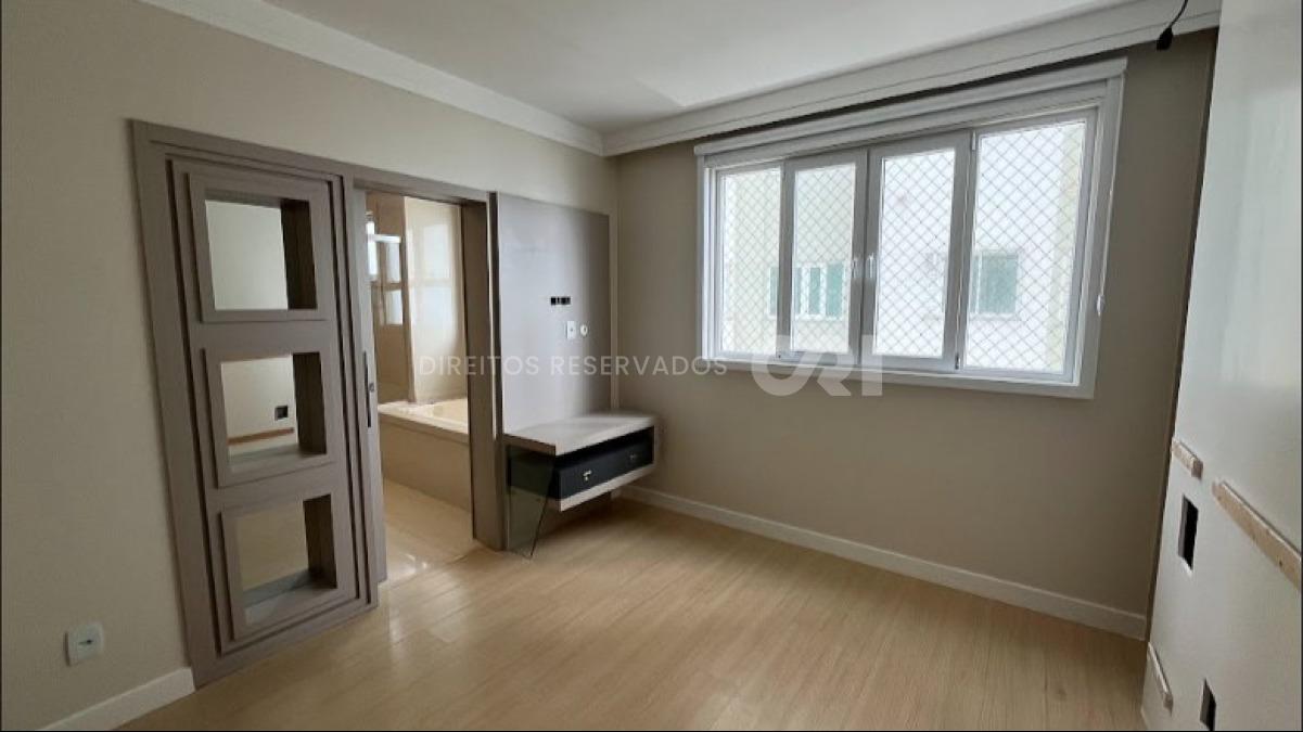Apartamento com 3 Suítes no Sun City em Estreito, Itapema