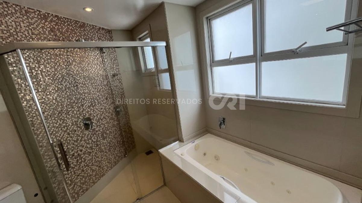 Apartamento com 3 Suítes no Sun City em Estreito, Itapema