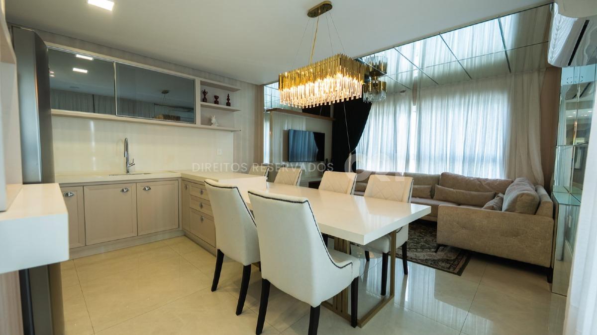 Apartamento com 4 Suítes no Magnum em Meia Praia, Itapema