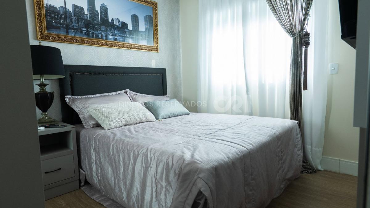 Apartamento com 4 Suítes no Magnum em Meia Praia, Itapema
