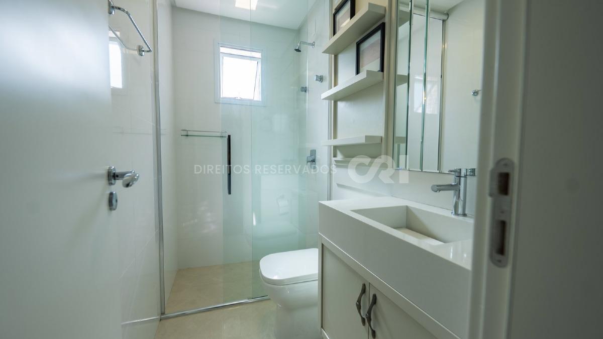 Apartamento com 4 Suítes no Magnum em Meia Praia, Itapema