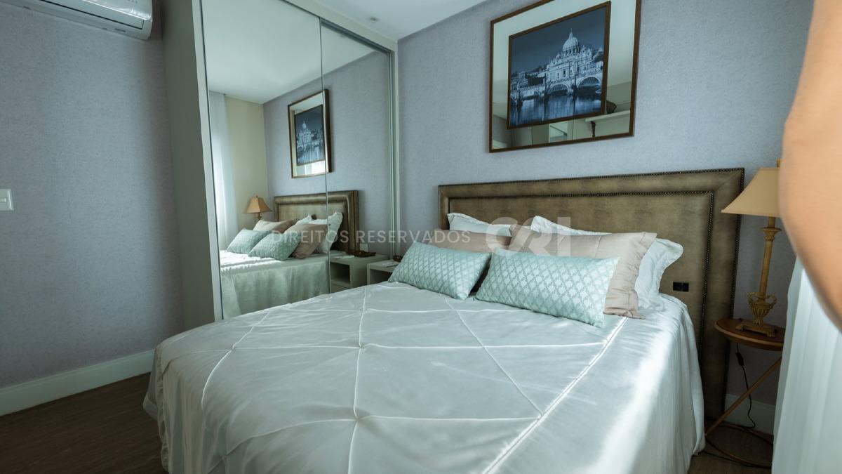 Apartamento com 4 Suítes no Magnum em Meia Praia, Itapema