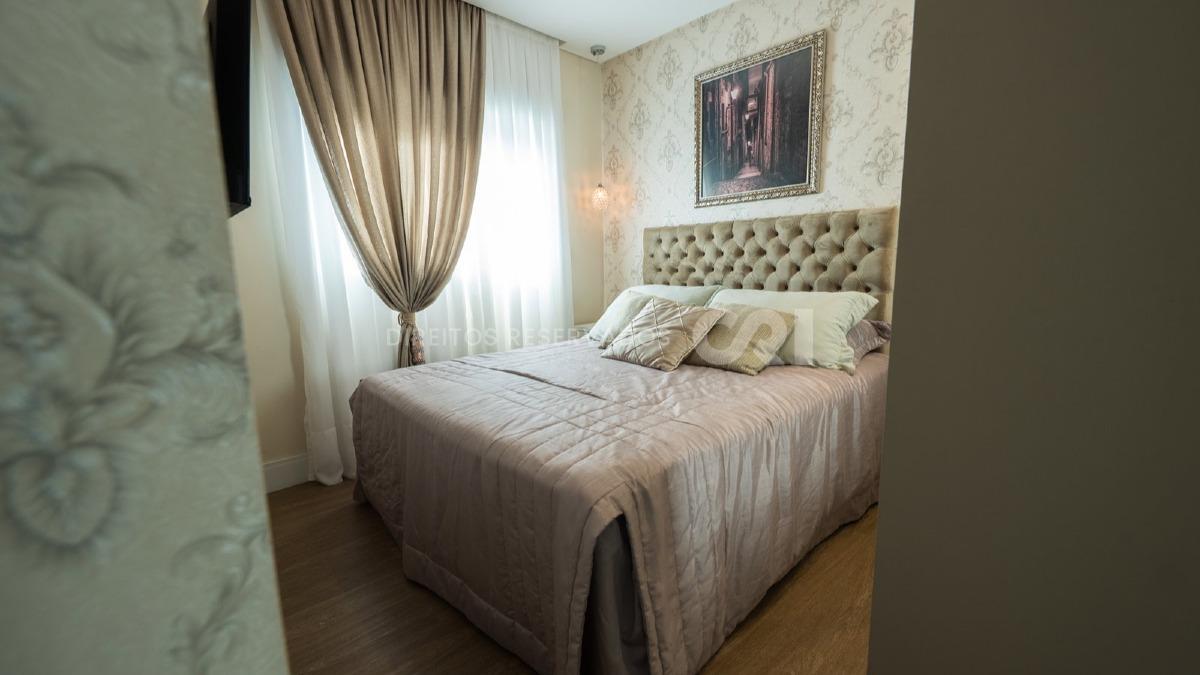 Apartamento com 4 Suítes no Magnum em Meia Praia, Itapema