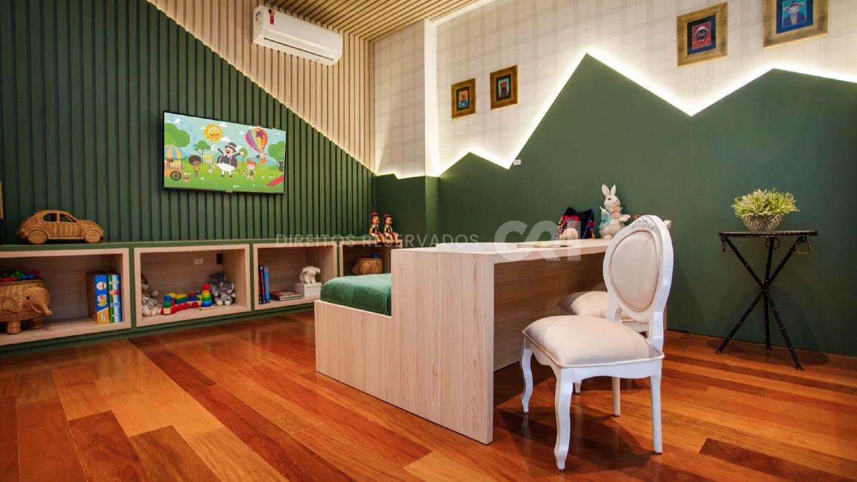 Apartamento com 4 Suítes no Magnum em Meia Praia, Itapema