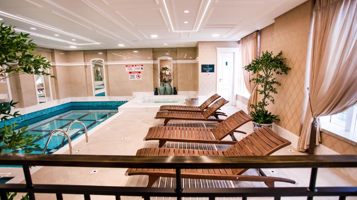 Apartamento com 4 Suítes no Magnum em Meia Praia, Itapema