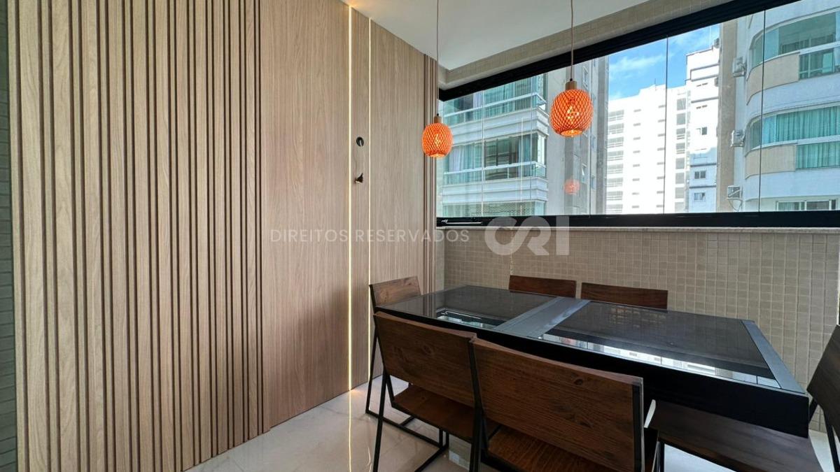 Apartamento com 3 Suítes no Greta Palace em Meia Praia, Itapema
