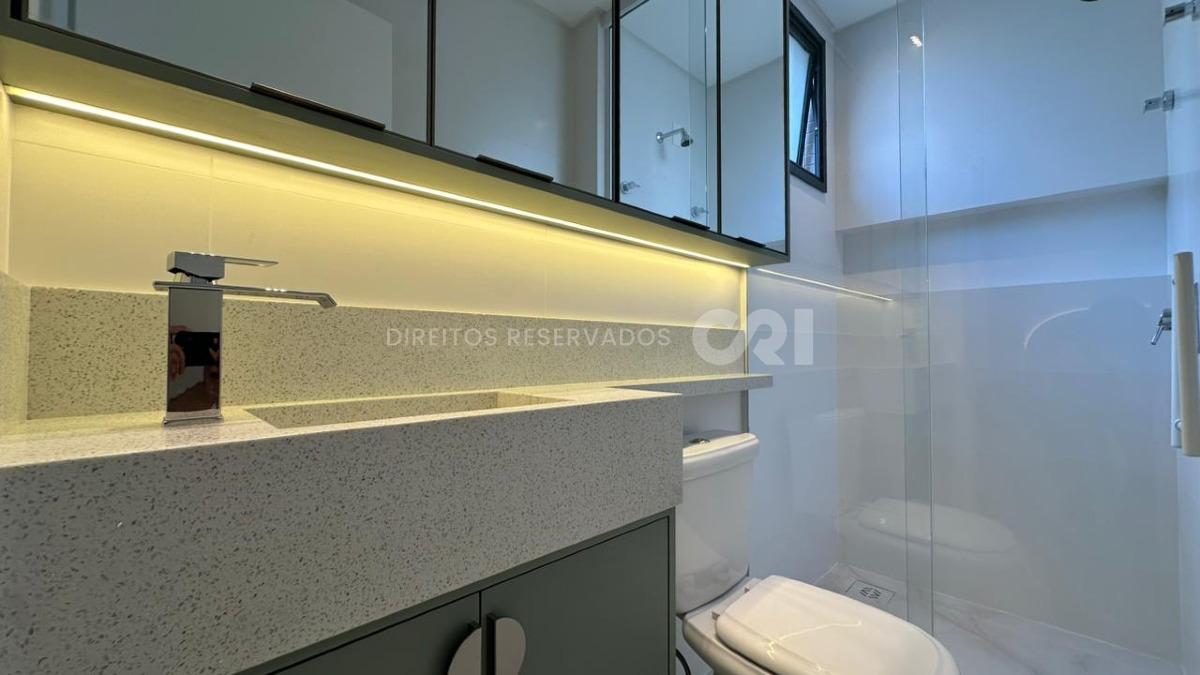 Apartamento com 3 Suítes no Greta Palace em Meia Praia, Itapema