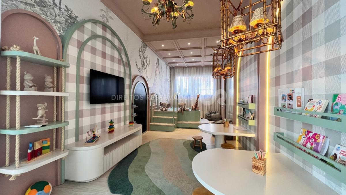 Apartamento com 3 Suítes no Greta Palace em Meia Praia, Itapema