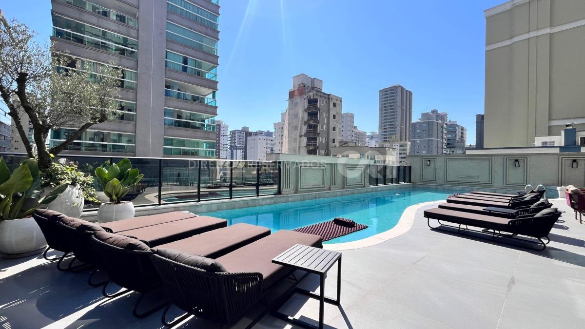 Apartamento com 3 Suítes no Greta Palace em Meia Praia, Itapema