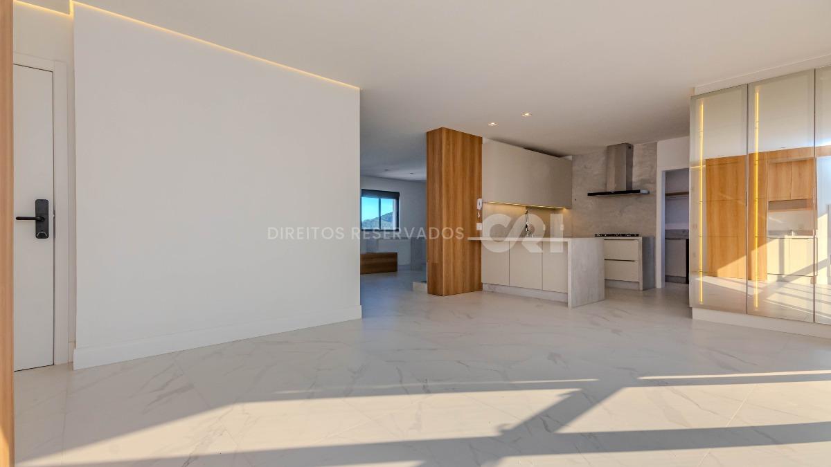  Apartamento com 3 suítes no Las Brisas Residence no Bairro Pioneiros em Balneário Camboriú 