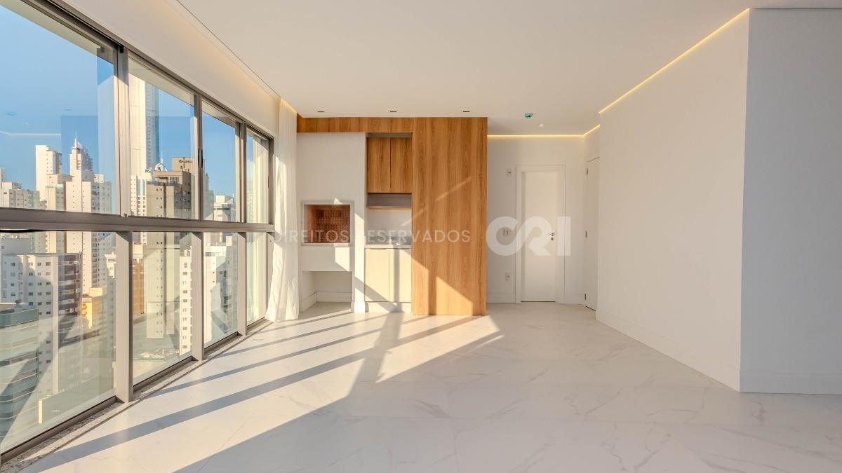  Apartamento com 3 suítes no Las Brisas Residence no Bairro Pioneiros em Balneário Camboriú 