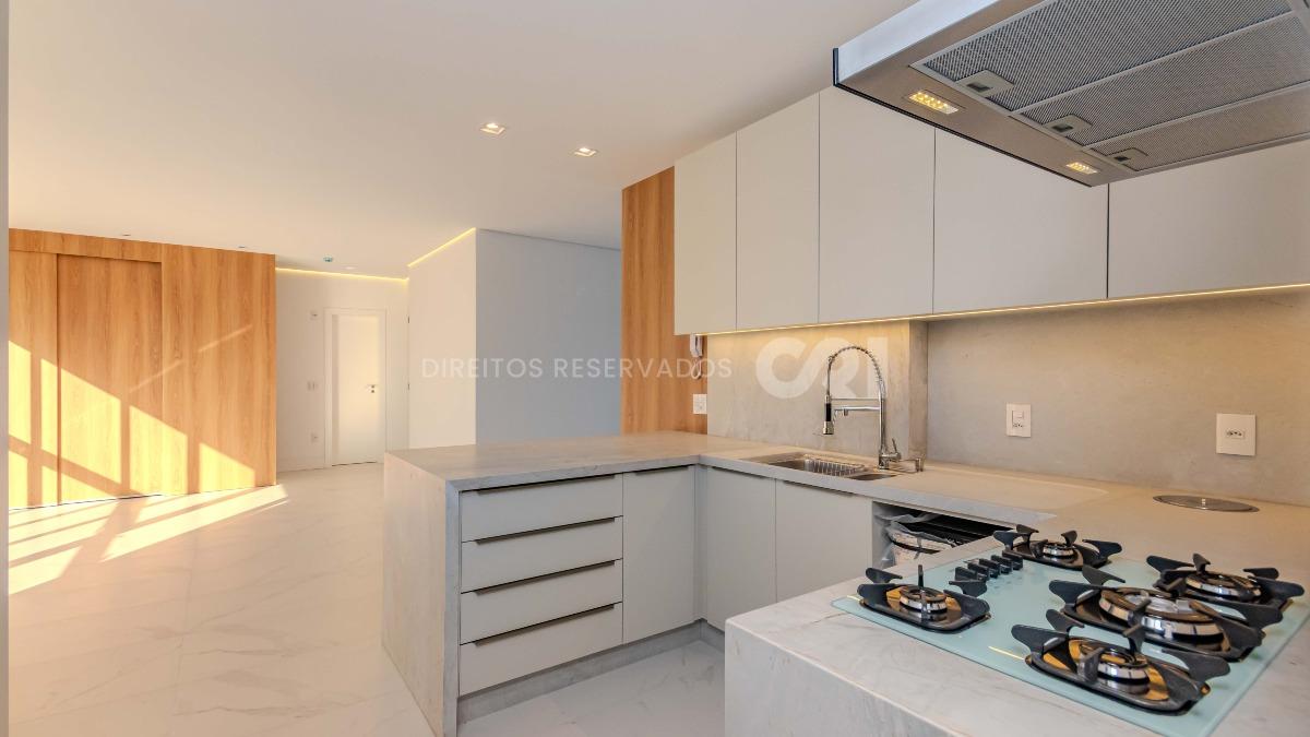  Apartamento com 3 suítes no Las Brisas Residence no Bairro Pioneiros em Balneário Camboriú 