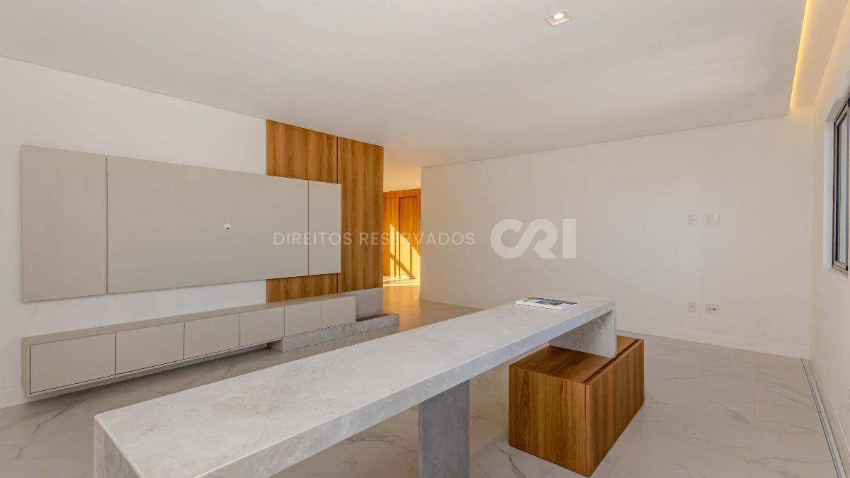  Apartamento com 3 suítes no Las Brisas Residence no Bairro Pioneiros em Balneário Camboriú 