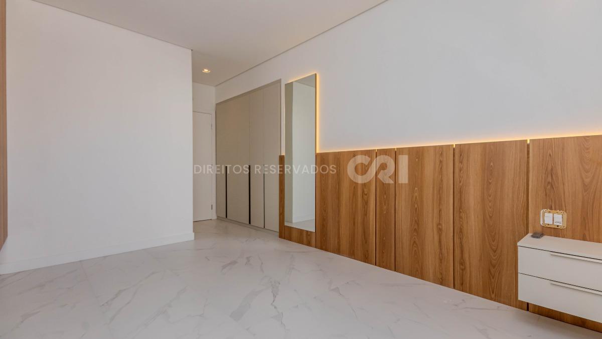  Apartamento com 3 suítes no Las Brisas Residence no Bairro Pioneiros em Balneário Camboriú 