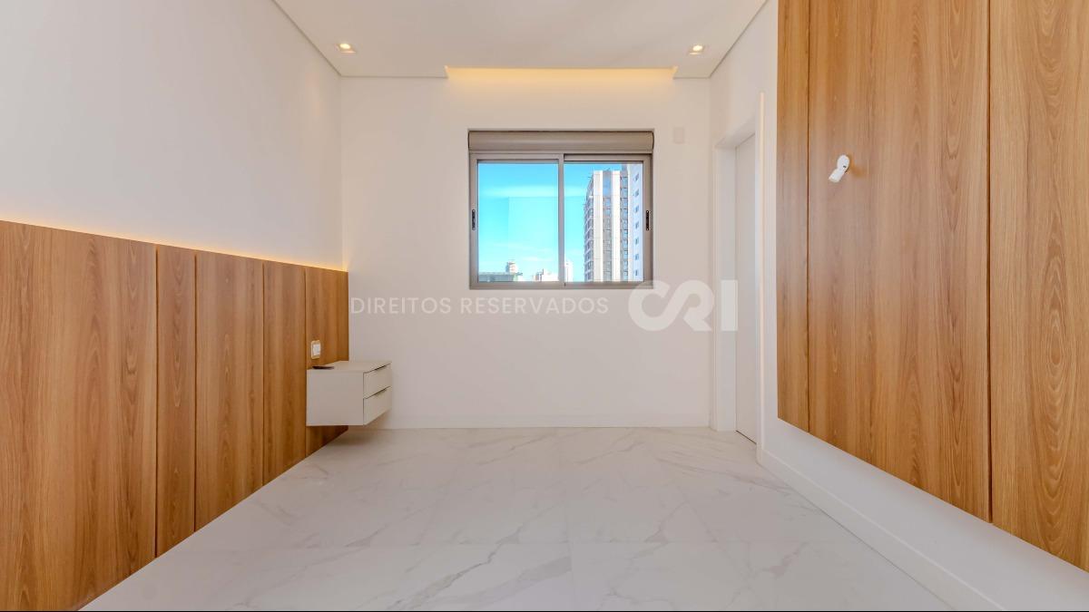  Apartamento com 3 suítes no Las Brisas Residence no Bairro Pioneiros em Balneário Camboriú 