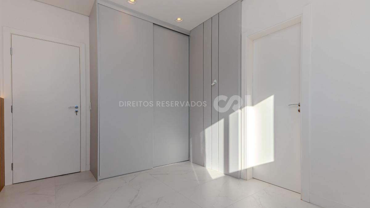  Apartamento com 3 suítes no Las Brisas Residence no Bairro Pioneiros em Balneário Camboriú 