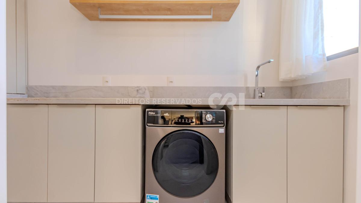  Apartamento com 3 suítes no Las Brisas Residence no Bairro Pioneiros em Balneário Camboriú 