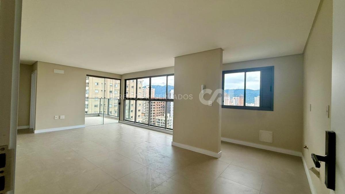 Apartamento com 2 Suítes no Edifício Haute na Meia Praia, Itapema