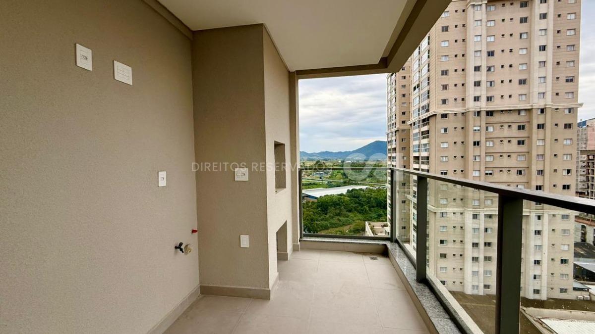 Apartamento com 2 Suítes no Edifício Haute na Meia Praia, Itapema