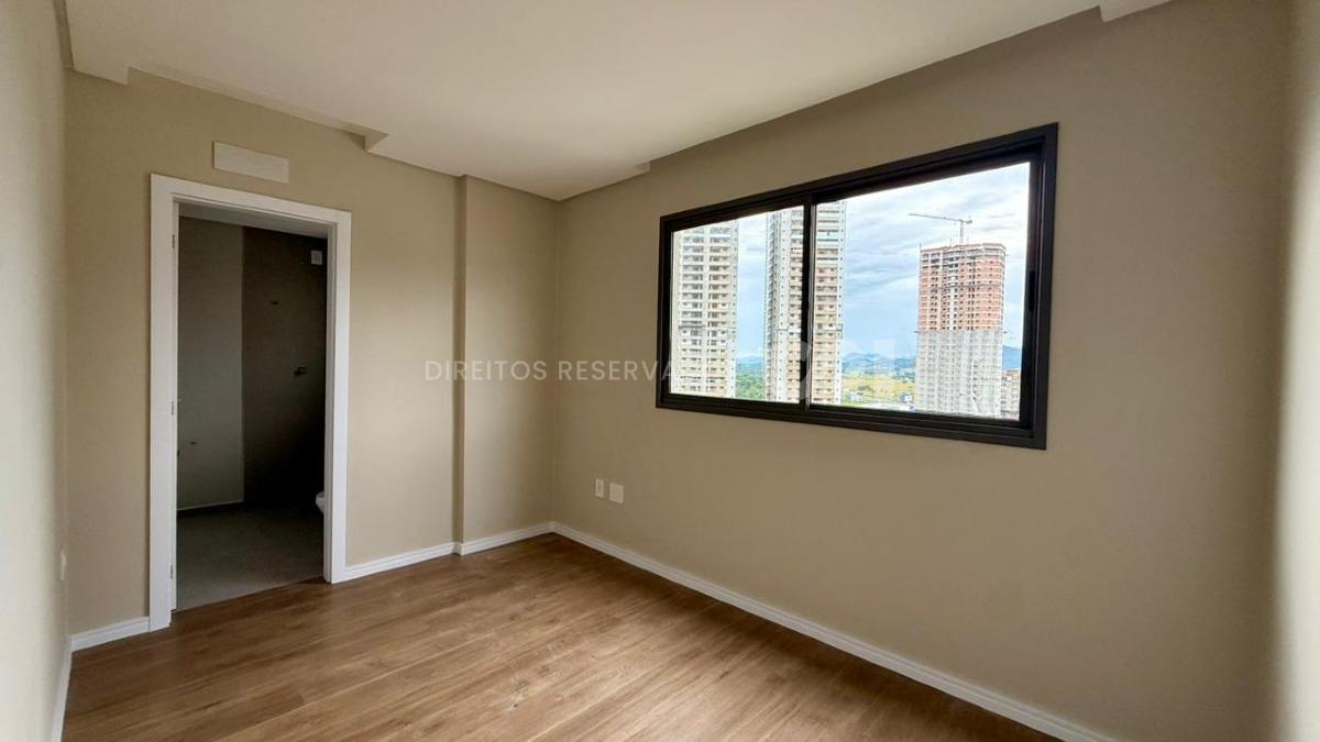 Apartamento com 2 Suítes no Edifício Haute na Meia Praia, Itapema