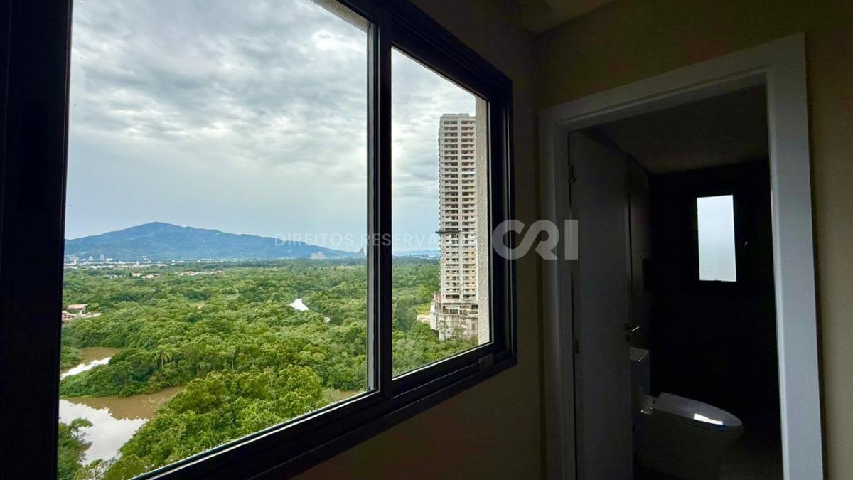 Apartamento com 2 Suítes no Edifício Haute na Meia Praia, Itapema