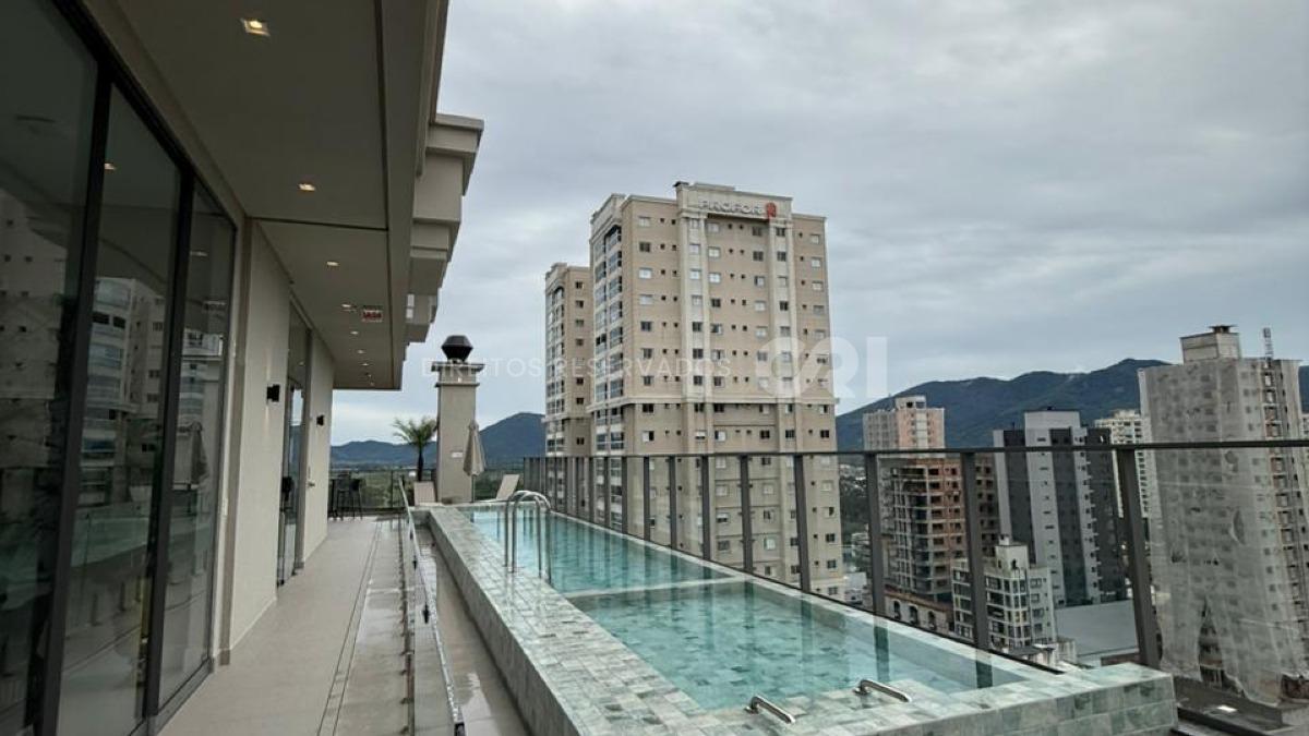 Apartamento com 2 Suítes no Edifício Haute na Meia Praia, Itapema