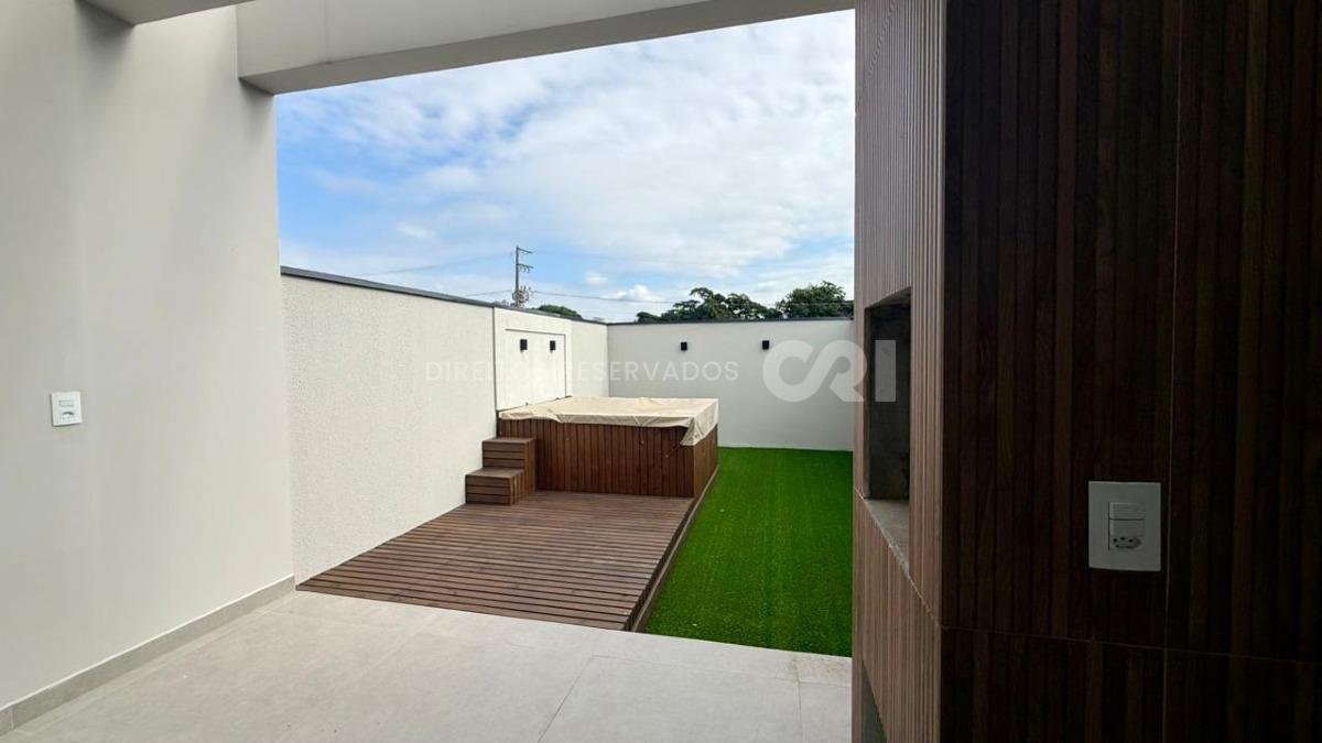 Cobertura Triplex com 3 Suítes no edifício Porto Seguro na Vila Nova em Porto Belo