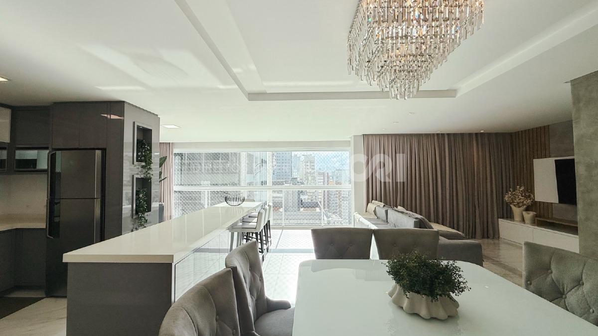 Apartamento com 3 Suítes no Residencial Zimmermann na Meia Praia, Itapema