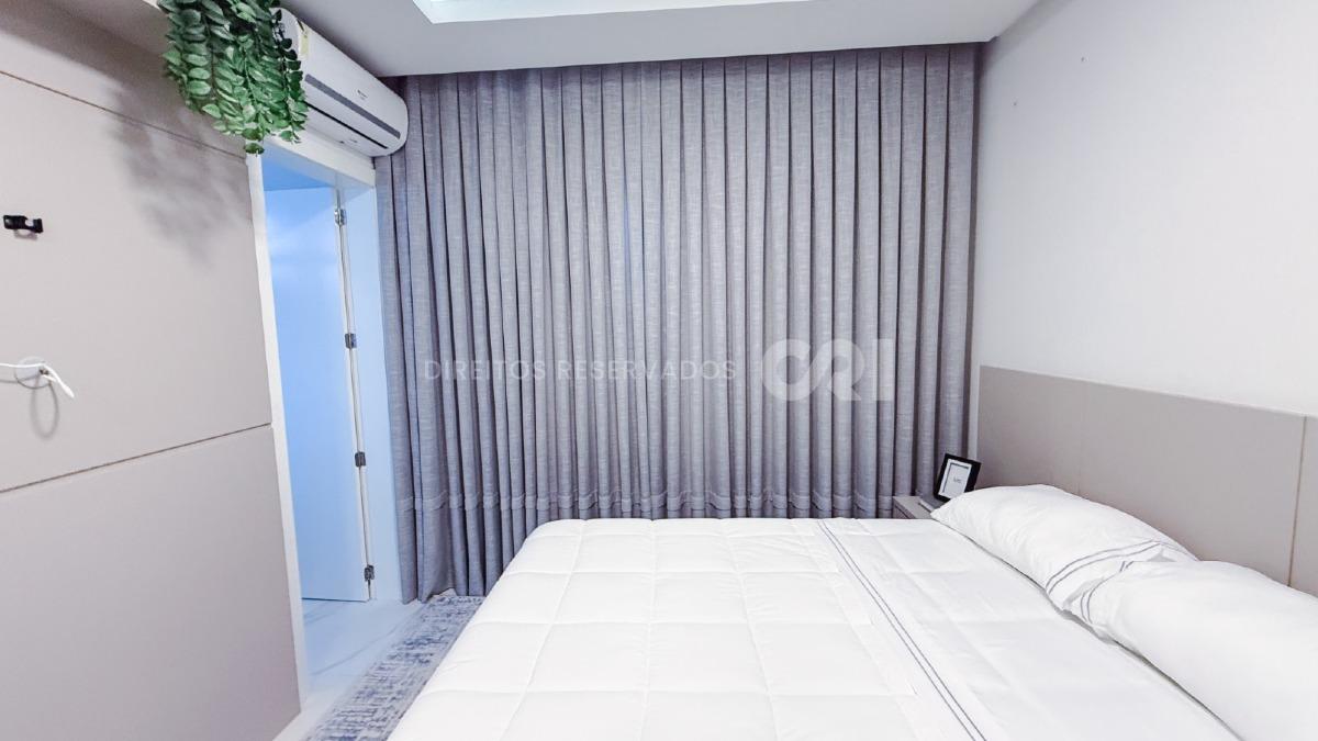Apartamento com 3 Suítes no Residencial Zimmermann na Meia Praia, Itapema