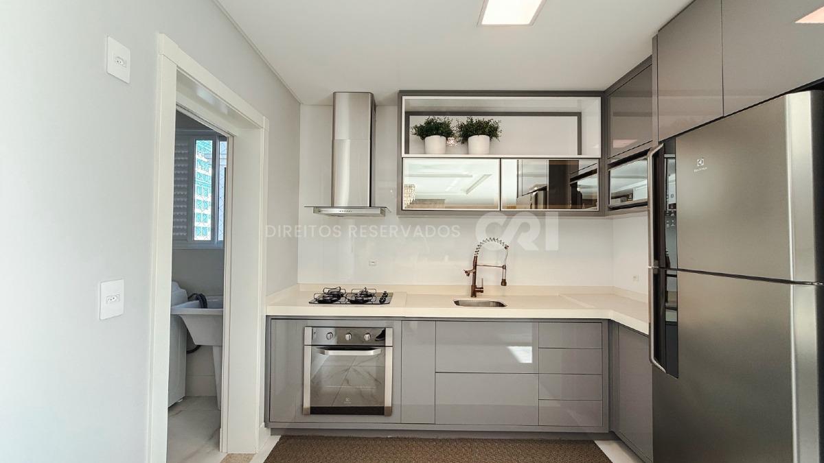 Apartamento com 3 Suítes no Residencial Zimmermann na Meia Praia, Itapema