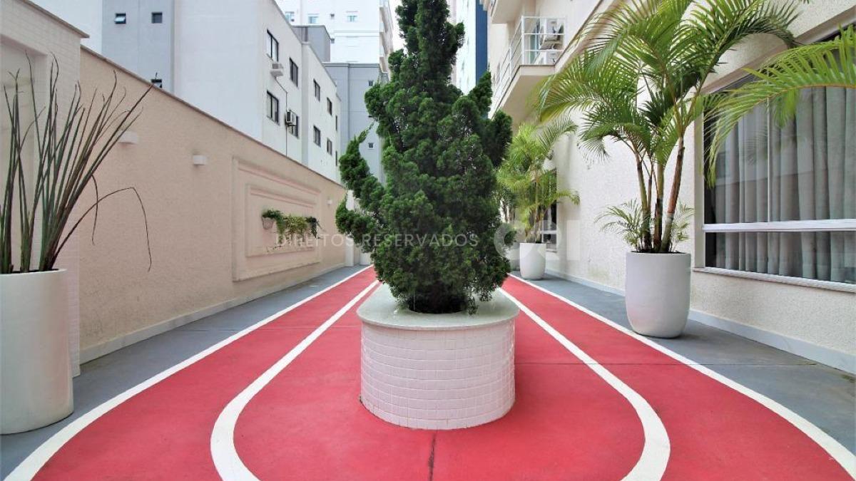 Apartamento com 3 Suítes no Residencial Zimmermann na Meia Praia, Itapema